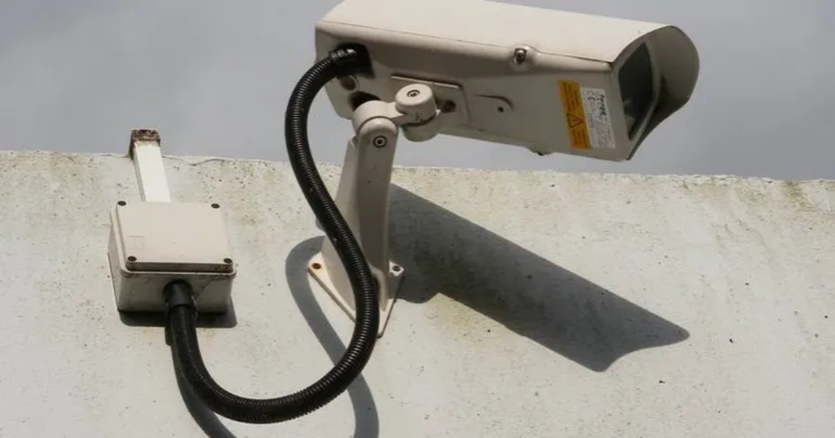 Installer des caméras de surveillance à Charleroi : ce que la loi belge impose (et ce qu'on oublie souvent)
